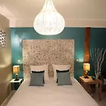 Aux 5 Sens Bed and Breakfast Tillé
