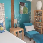 Aux 5 Sens Bed and Breakfast