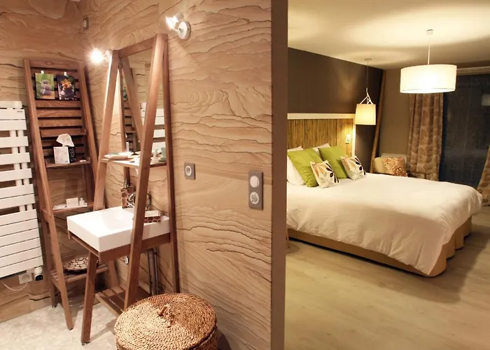 Aux 5 Sens Couette-café 4*