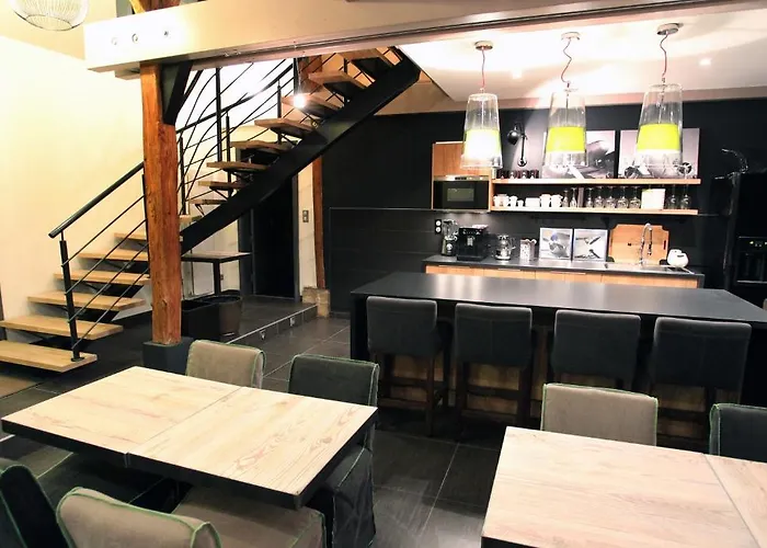 Couette-café Aux 5 Sens 4*